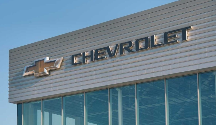 Дешевле седанов «АвтоВАЗа»: сколько стоит Chevrolet Monza в РФ
