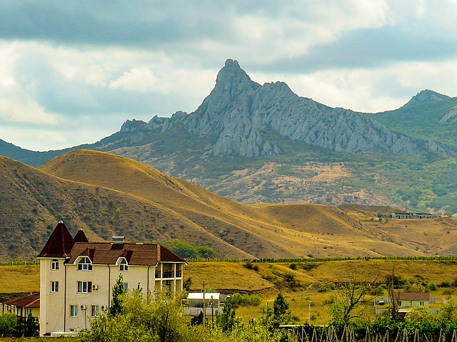 Названы курорты Крыма с самой дешевой посуточной арендой жилья для туристов 