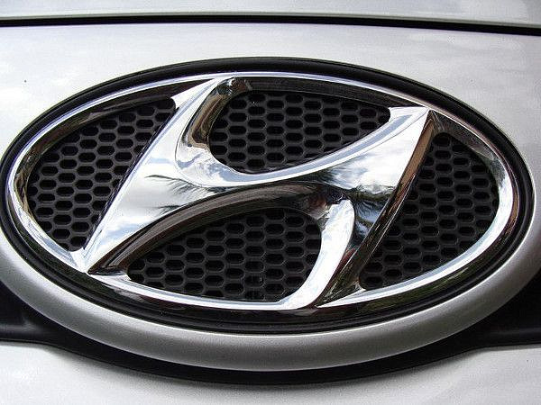 Шпионские фото самого дешевого кроссовера Hyundai слили в сеть на следующий день после анонса